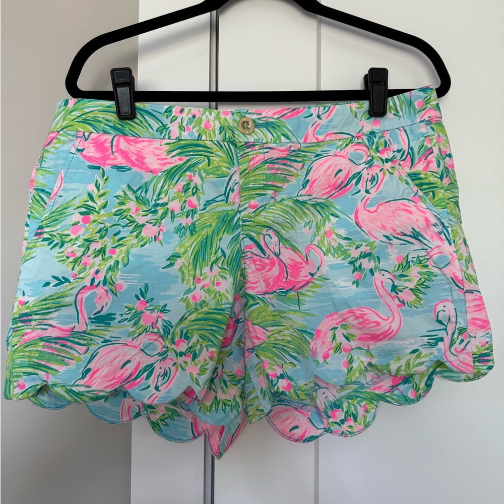 Lilly Pulitzer scalloped shorts. Flamingo print. Size 12